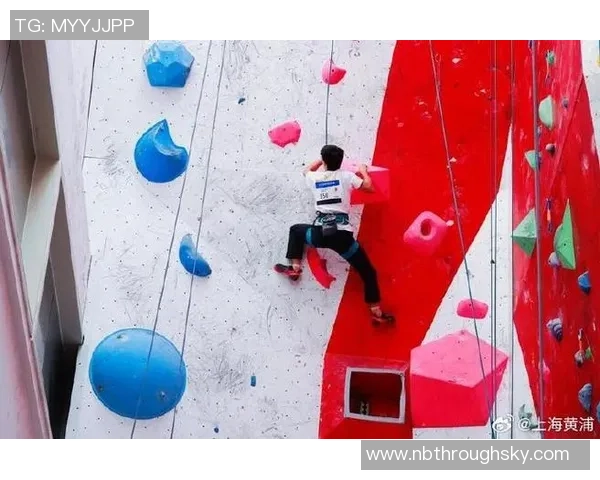 上海攀岩队在世界滑板锦标赛中的灵活性表现引发热议与关注 上海攀岩队在世界滑板锦标赛中的灵活性表现引发热议与关注