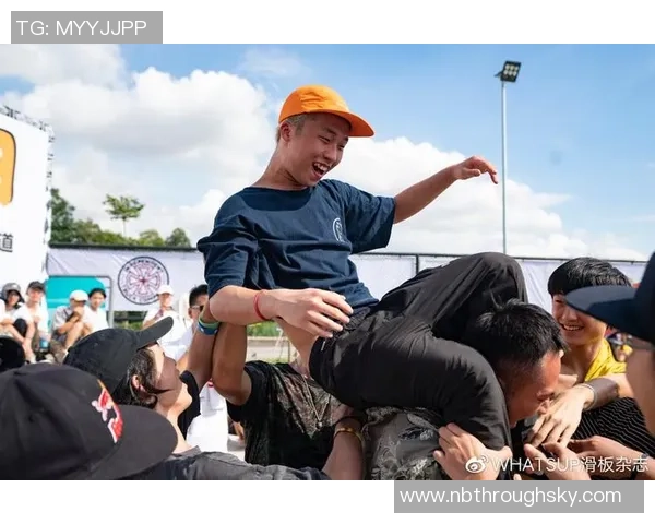 深圳滑板队的团队协作与默契提升探讨与实践分享